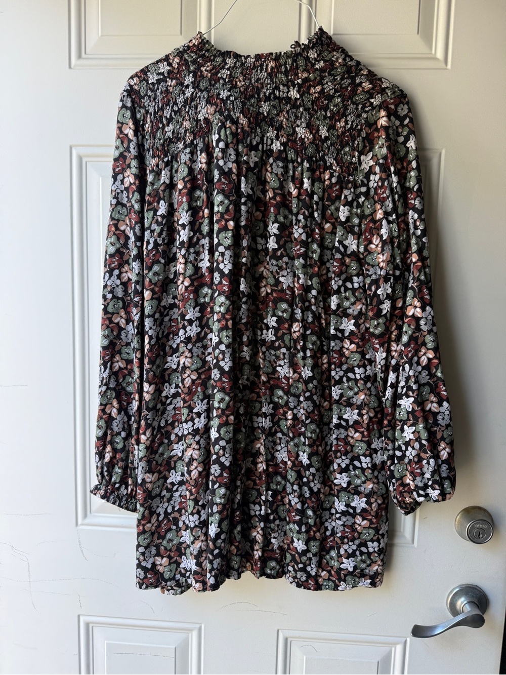 Women’s Floral Smocked mini dress - Black Multicolor